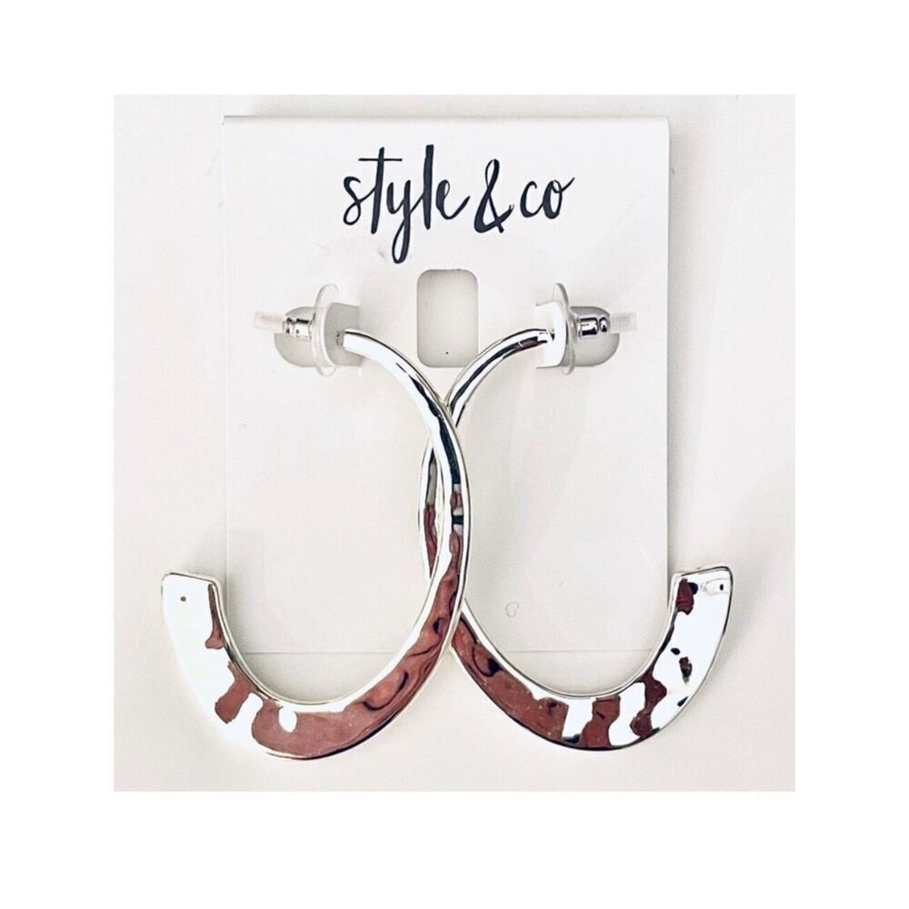 NWT Gorgeous Style & Co Large Silver Hammered Shinny “C” Shape Hoops earrings